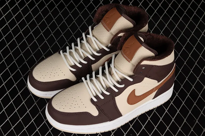 All categories Air Jordan Jordan series basketball shoes Air Jordan 1 Mid G version pure original Air Jordan 1 Mid SE AJ1 Joe 1 meter brown mid-top retro basketball shoes DO6699-200